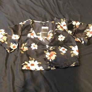 Cute floral crop top!